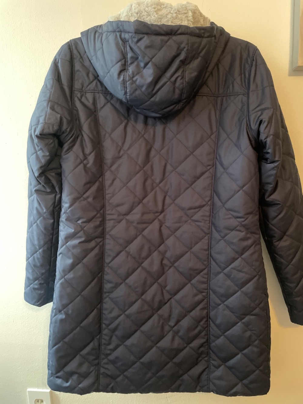 New with tag. Never worn - Picture 2 of 2
